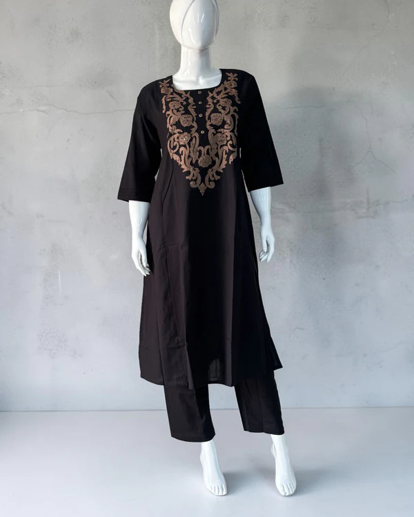 Flex Cotton 2-Piece Kurta Set (Applique Detailing)