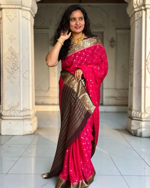 Chinnon Saree (Checks and Buttas)
