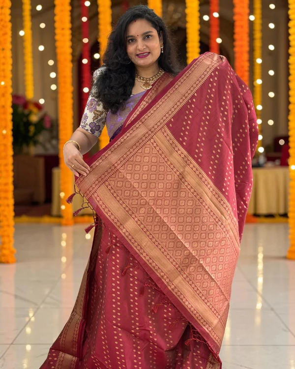 Tussar Saree (Small Double Leaves Motifs)
